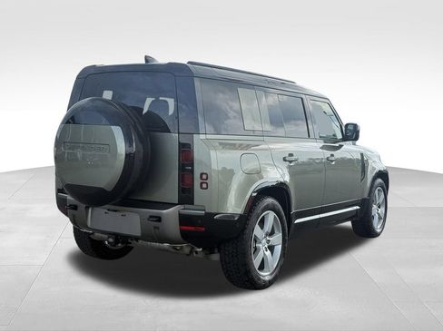 Used 2025 Land Rover Defender 110 X-Dynamic SE AWD/4WD image 28