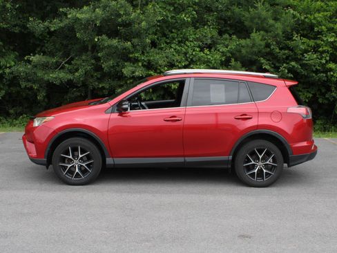 Used 2017 Toyota RAV4 SE w/ Power Special Value Package AWD/4WD image 5