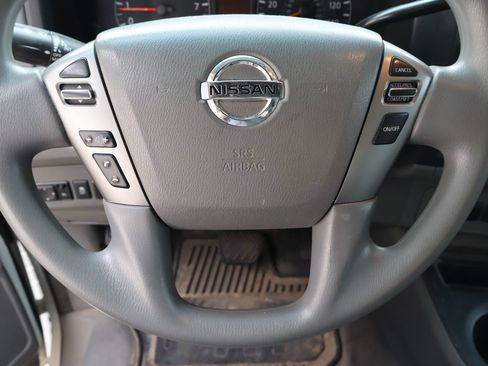 Used 2018 Nissan NV 2500 SV RWD image 11