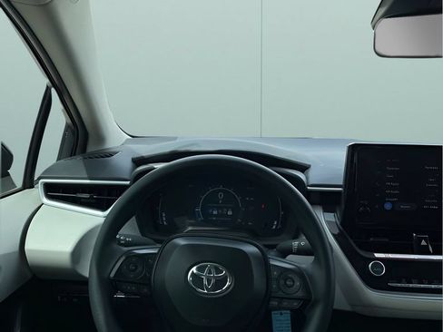 Used 2026 Toyota Corolla LE FWD image 18