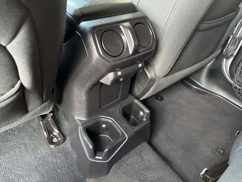 Used 2018 Jeep Wrangler Unlimited Sport S image 23