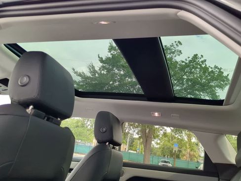 Certified 2025 Land Rover Range Rover Evoque Dynamic SE image 21