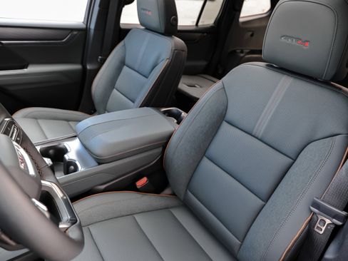 New 2026 GMC Acadia AT4 w/ Luxury Package image 11