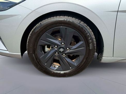 Used 2021 Hyundai Elantra SEL FWD image 11