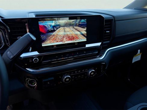 New 2025 GMC Sierra 1500 Elevation image 14