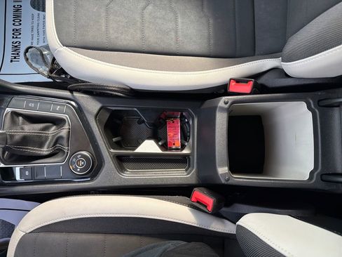 Used 2025 Volkswagen Taos SE image 23