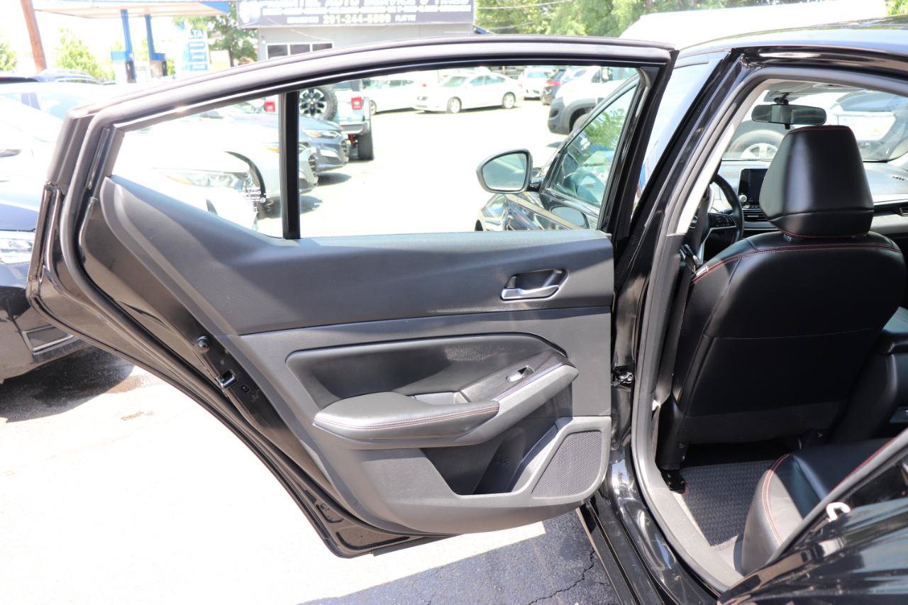 Used 2024 Nissan Altima 2.5 SR FWD image 24