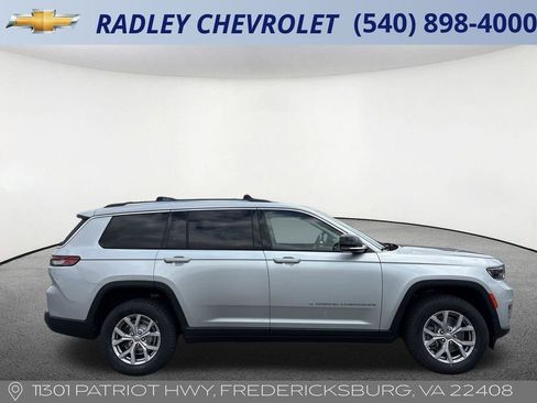 Used 2022 Jeep Grand Cherokee L Limited AWD/4WD image 21