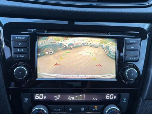 Used 2018 Nissan Rogue SV AWD/4WD image 17
