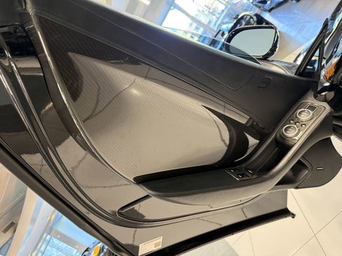 Used 2015 McLaren 650S Spider image 14