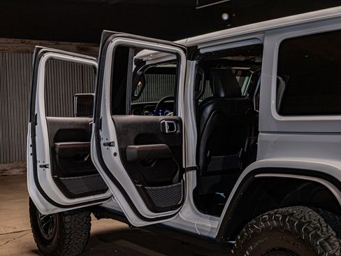 Used 2026 Jeep Wrangler Unlimited Rubicon AWD/4WD image 27
