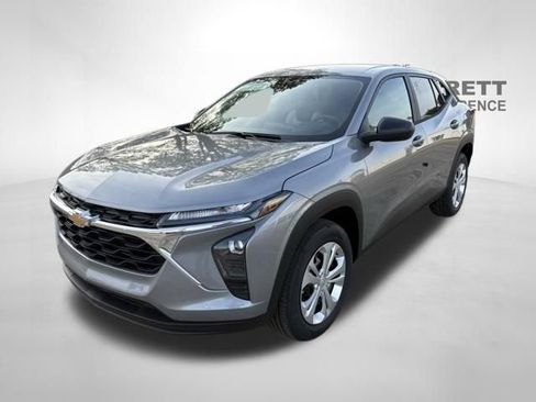 New 2026 Chevrolet Trax LS w/ Driver Confidence Package FWD image 3
