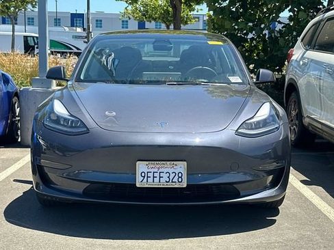 Used 2023 Tesla Model 3 Standard Range RWD image 3
