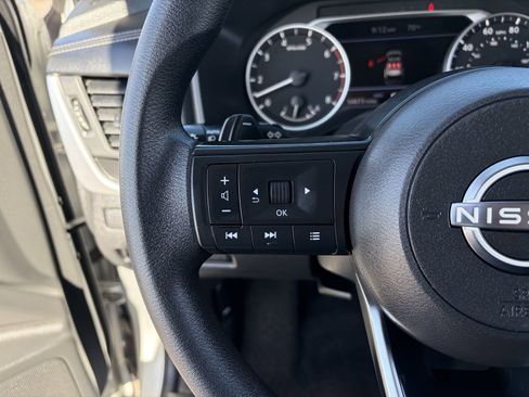 Used 2024 Nissan Rogue S image 25