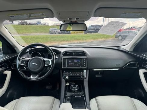 Used 2018 Jaguar F-PACE Prestige AWD/4WD image 19