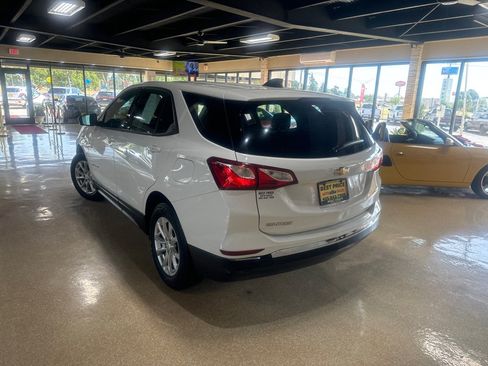 Used 2018 Chevrolet Equinox LS FWD image 4