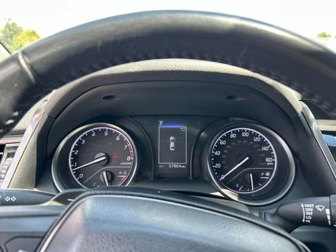 Used 2023 Toyota Camry SE FWD image 6