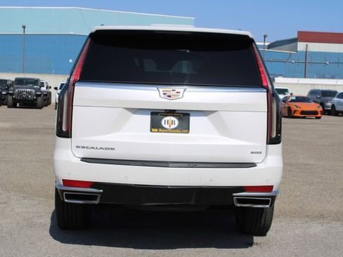 Used 2023 Cadillac Escalade Premium Luxury AWD/4WD image 4