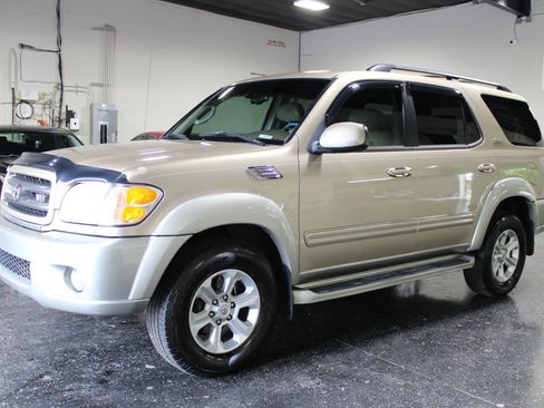 Used 2002 Toyota Sequoia SR5 image 6