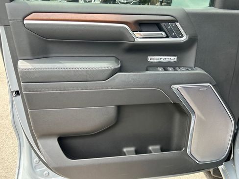 Used 2025 GMC Sierra 1500 Denali AWD/4WD image 19