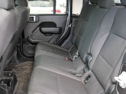 Used 2023 Jeep Gladiator Willys image 12