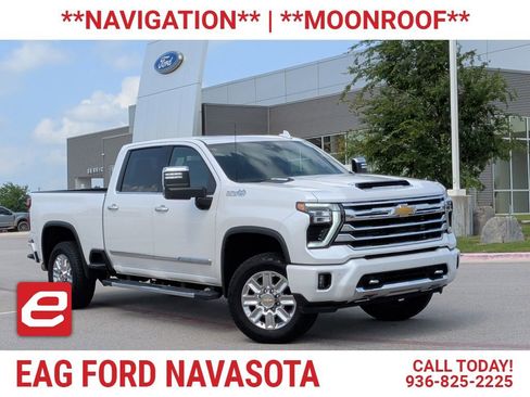 Used 2025 Chevrolet Silverado 2500 High Country w/ Technology Package AWD/4WD image 1