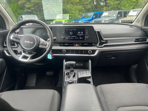 Used 2024 Kia Sportage LX AWD/4WD image 25