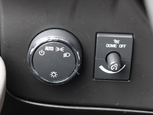 Used 2019 Chevrolet Express 2500 RWD image 18