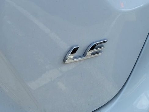 Used 2025 Toyota Corolla LE FWD image 5