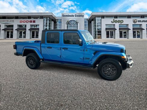 Used 2024 Jeep Gladiator Sport AWD/4WD image 9