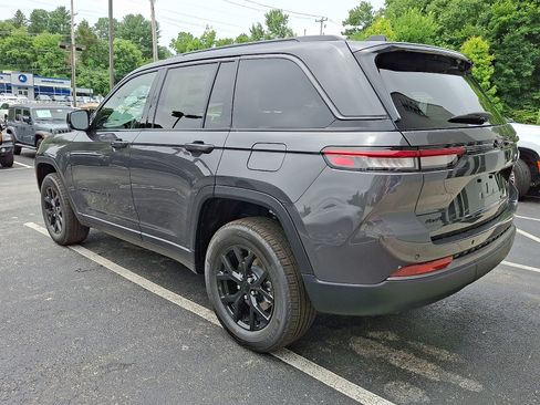 New 2026 Jeep Grand Cherokee Altitude AWD/4WD image 4