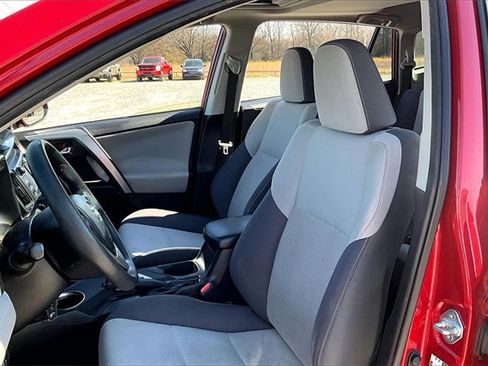 Used 2015 Toyota RAV4 XLE image 21