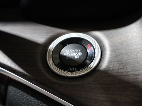 Used 2024 Jeep Grand Cherokee Limited image 25