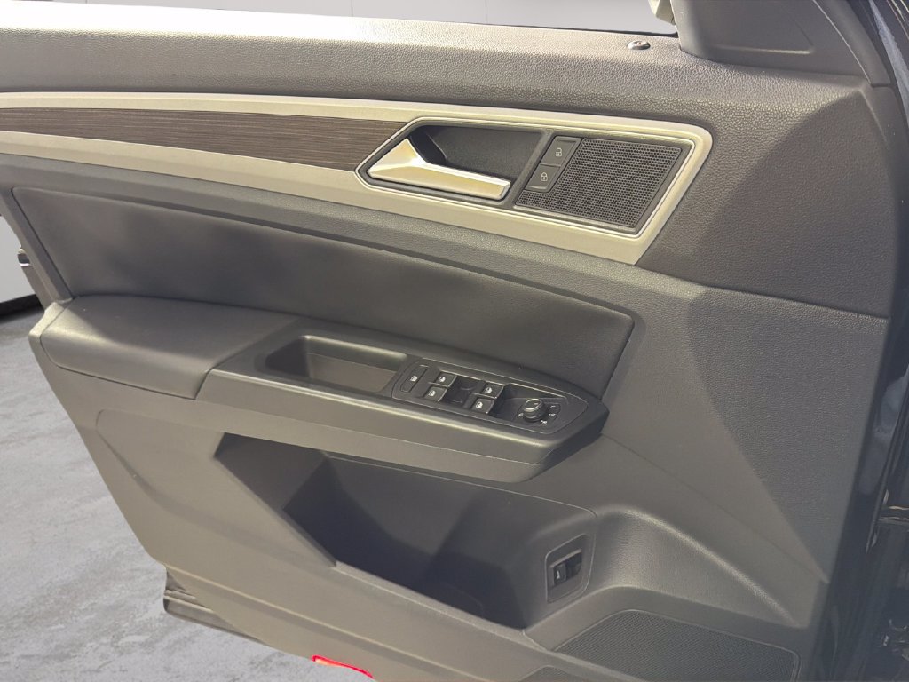 Used 2019 Volkswagen Atlas SE w/ Panoramic Sunroof Package FWD image 24