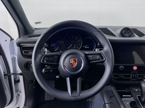 New 2026 Porsche Macan image 12