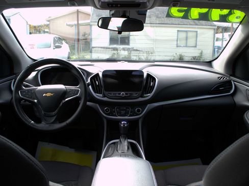 Used 2017 Chevrolet Volt LT w/ Comfort Package image 10