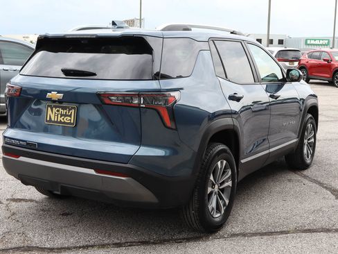 Used 2025 Chevrolet Equinox LT w/ Convenience Package II AWD/4WD image 4