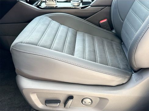 New 2025 Mitsubishi Outlander SE image 20