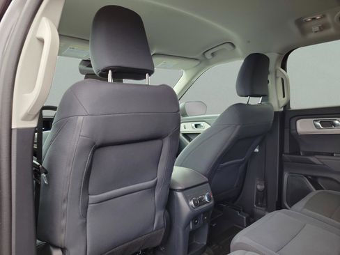 Used 2025 Ford Explorer Active image 13