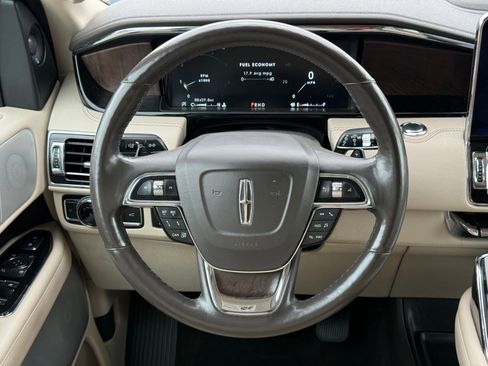 Used 2020 Lincoln Navigator Reserve w/ Luxury Package AWD/4WD image 36