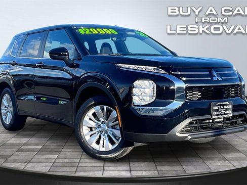 New 2026 Mitsubishi Outlander ES image 1