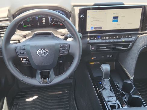 Used 2025 Toyota Camry XLE w/ Premium Plus Package FWD image 28