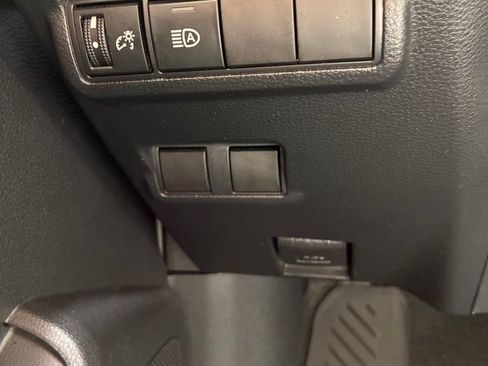 Used 2025 Toyota Corolla Cross L FWD image 29