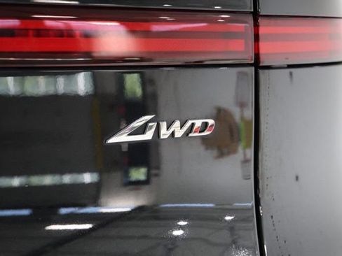 Used 2024 Genesis GV70 2.5T w/ Advanced Package AWD/4WD image 13