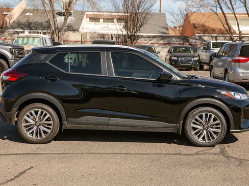 Used 2024 Nissan Kicks SV image 4