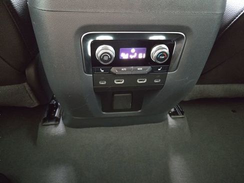 Used 2024 GMC Yukon Denali w/ Advanced Technology Package AWD/4WD image 11
