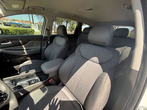 Used 2019 Hyundai Santa Fe SE image 14