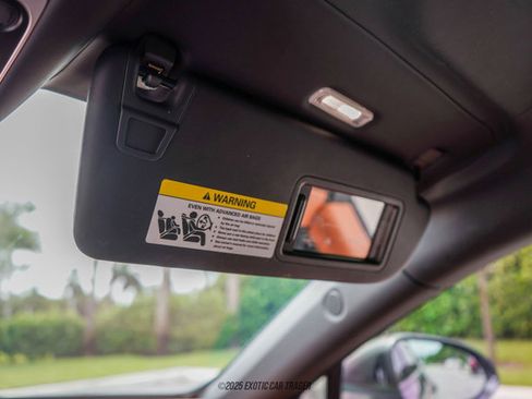 Used 2022 Bentley Flying Spur Plug-In Hybrid image 44