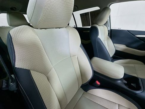 Used 2023 Subaru Outback Premium image 28