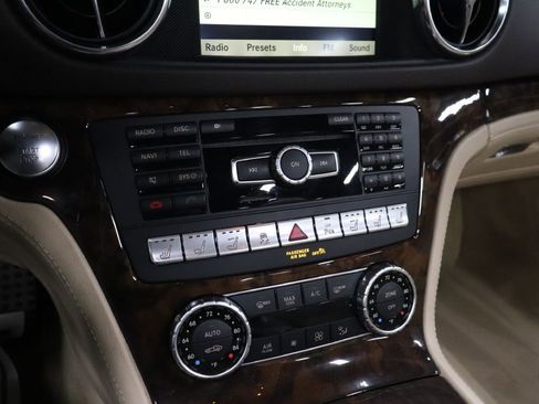 Used 2013 Mercedes-Benz SL 550 image 31
